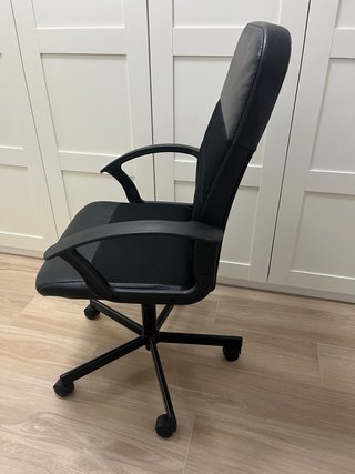 Silla de escritorio negra