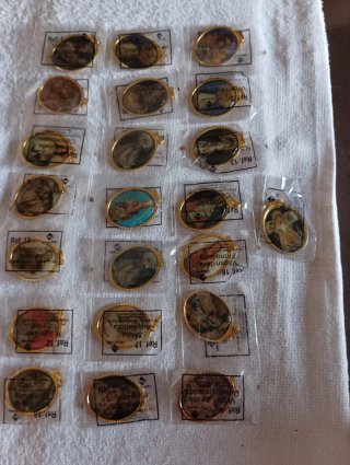 Lote 22 Medallas Religiosas Vírgenes.