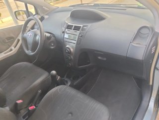 Toyota Yaris año 2010 solo 179000km Etiqueta C