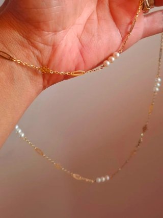 Collar Oro 18k con eslabones, flores y perlas..