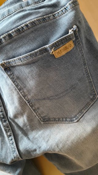 Pantalón vaquero Pull&Bear Talla S/36