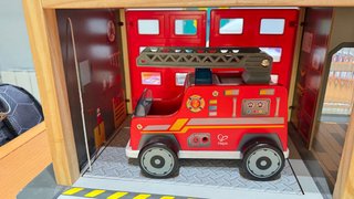 Estación de bomberos Hape de madera