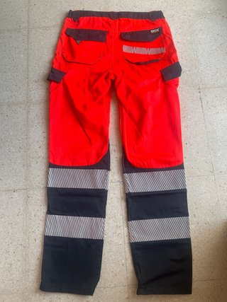 Pantalón de trabajo naranja y negro