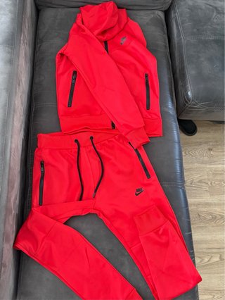 Conjunto Nike Tech Rojo