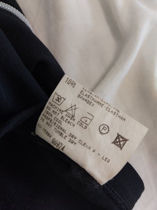 Pantalón negro efecto cremalleras