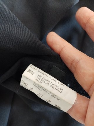 Pantalón negro efecto cremalleras