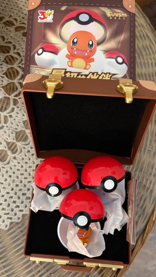 Maletín Pokémon 30 Aniversario Charmander