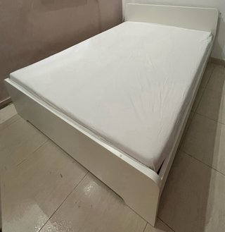 Cama IKEA ASKVOLL 140x200 Blanca