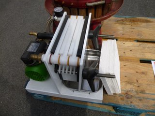Prensa manual vino 30 y bomba filtradora
