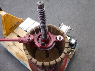 Prensa manual vino 30 y bomba filtradora