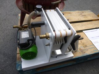 Prensa manual vino 30 y bomba filtradora