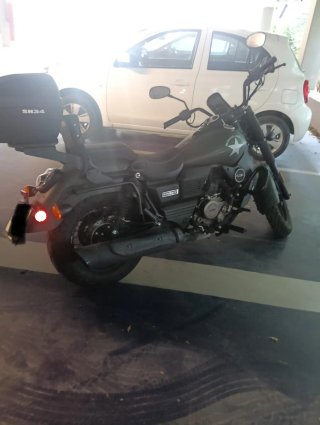 UM Renegade Comando Cruiser Negra/Verde