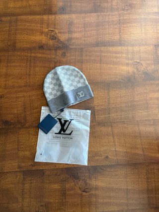 Gorro estilo Louis Vuitton Gris Cuadros