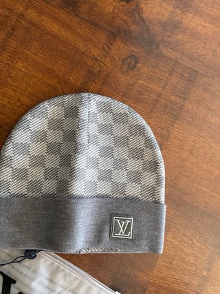 Gorro estilo Louis Vuitton Gris Cuadros