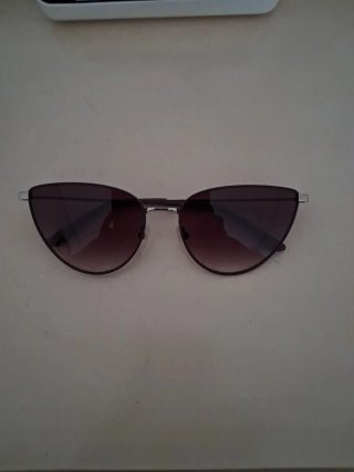 Gafas de sol Calvin Klein morado y plateadas
