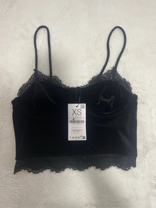 Top negro con encaje XS