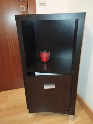 Mueble recibidor negro con cajón