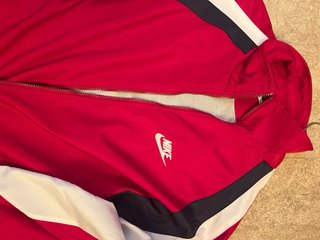 Chaqueta Nike Roja y Blanca