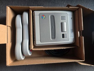 Nintendo Classic Mini SNES + 2 Mandos