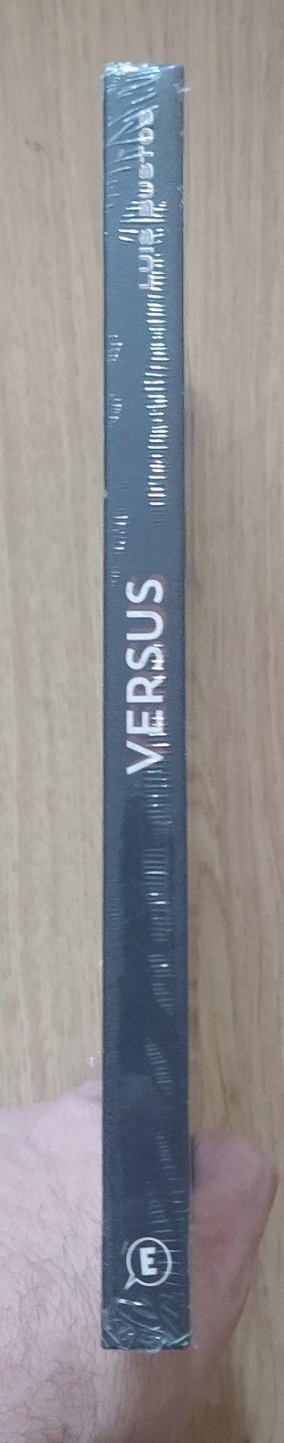 Versus, de Luis Bustos