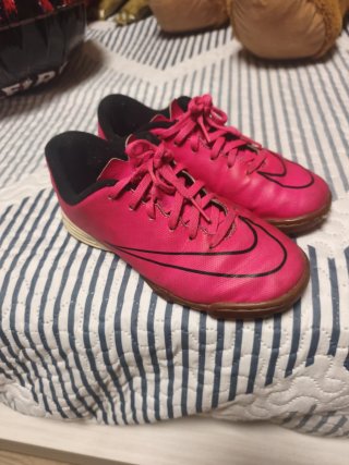 Botas fútbol sala niño Nike 34