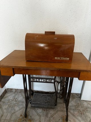 Máquina de coser Wertheim vintage