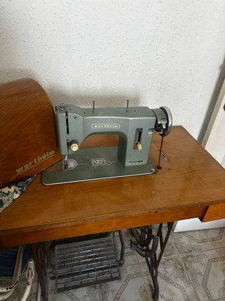 Máquina de coser Wertheim vintage