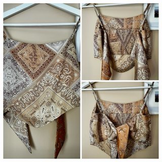Splendido top Stradivarius con stampa foulard