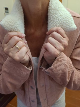 Cazadora rosa de pana con borreguito