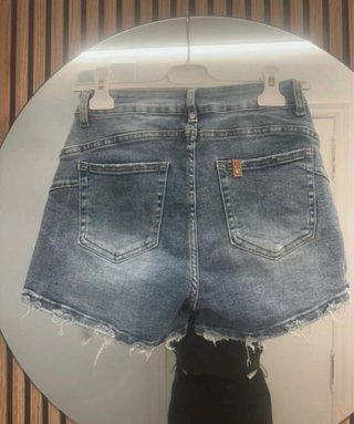 Pantalón Corto Vaquero Deshilachado