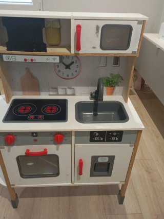Cocinita de madera infantil