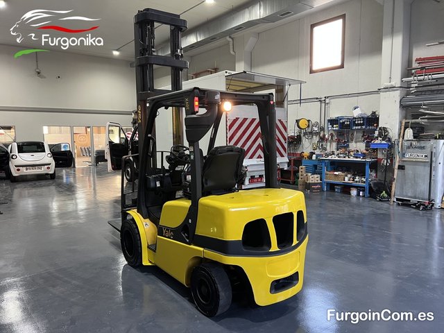 Carretilla elevadora YALE GDP30VX 3 Tonedas Diésel