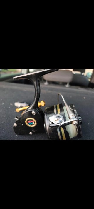 Carretes Pesca Vintage Penn 704 Z y Mitchell 498 X