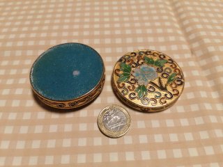 Pastillero Metálico Cloisonné Flor Azul