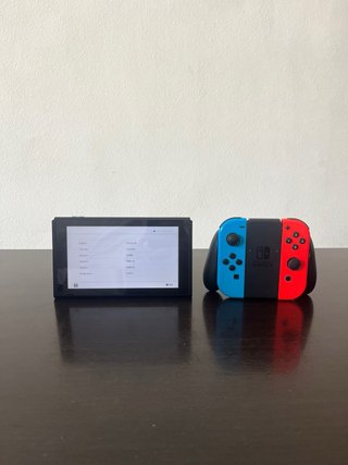 IMPECABLE | Nintendo Switch Azul/Rojo con caja