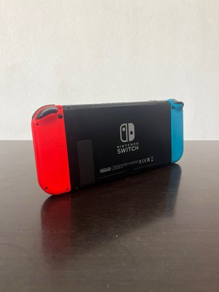 IMPECABLE | Nintendo Switch Azul/Rojo con caja