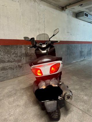 Yamaha XMAX 250 Blanca