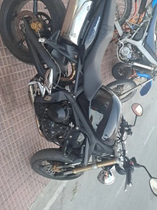 Triumph Street Triple 675 Negra