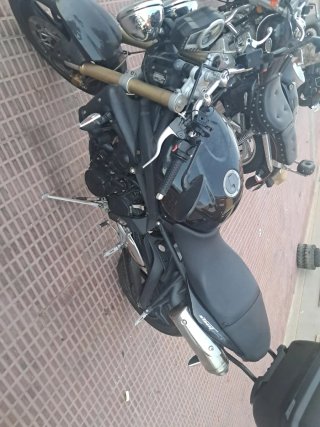 Triumph Street Triple 675 Negra
