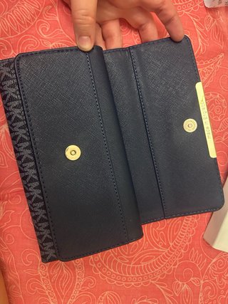 Cartera Michael Kors Monogram Gris y Negra