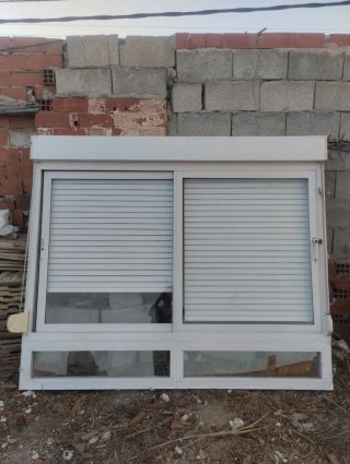 Ventana PVC con persiana