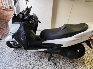 Suzuki Burgman 400 Blanca