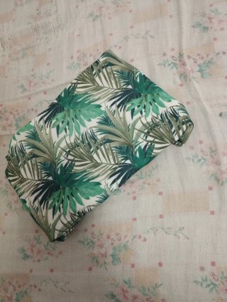 Camiseta tirantes hojas tropicales