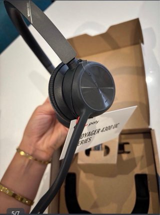 Poly Voyager 4300 UC Auriculares Inalámbricos