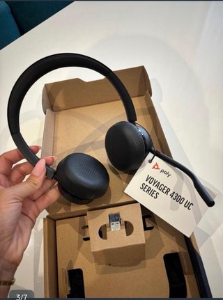 Poly Voyager 4300 UC Auriculares Inalámbricos