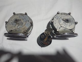 Bocinas y alternador vintage Citroën 2CV