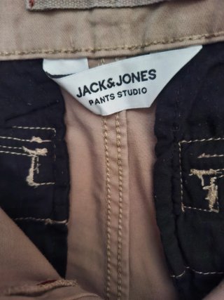 Pantalón cargo beige