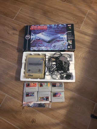 Super Nintendo Entertainment System + 5 juegos