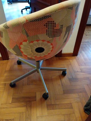 Silla de escritorio con ruedas