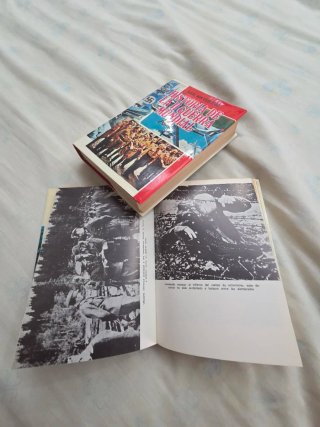 Dos tomos de la Historia de la II Gerra Mundial